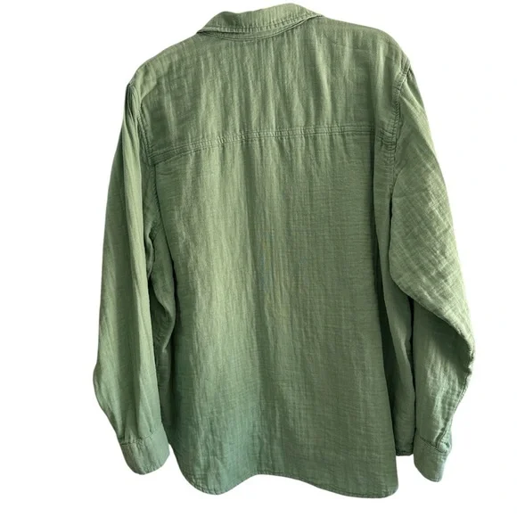 Universal Thread Green Button-Up Blouse - Picture 2 of 2